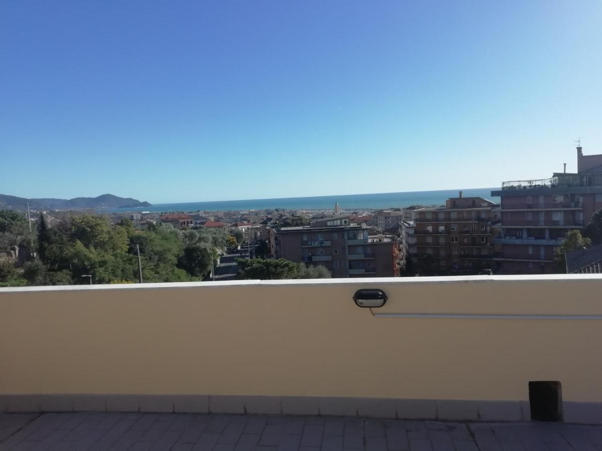 Terrazza Sul Mare In Via Devoto Apartment Киавари Екстериор снимка